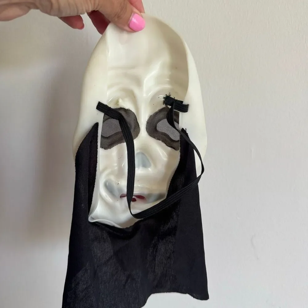 VTG Scream Mask Tongue Out Ghostface Easter Unlimited  Wassup Scary Movie Youth